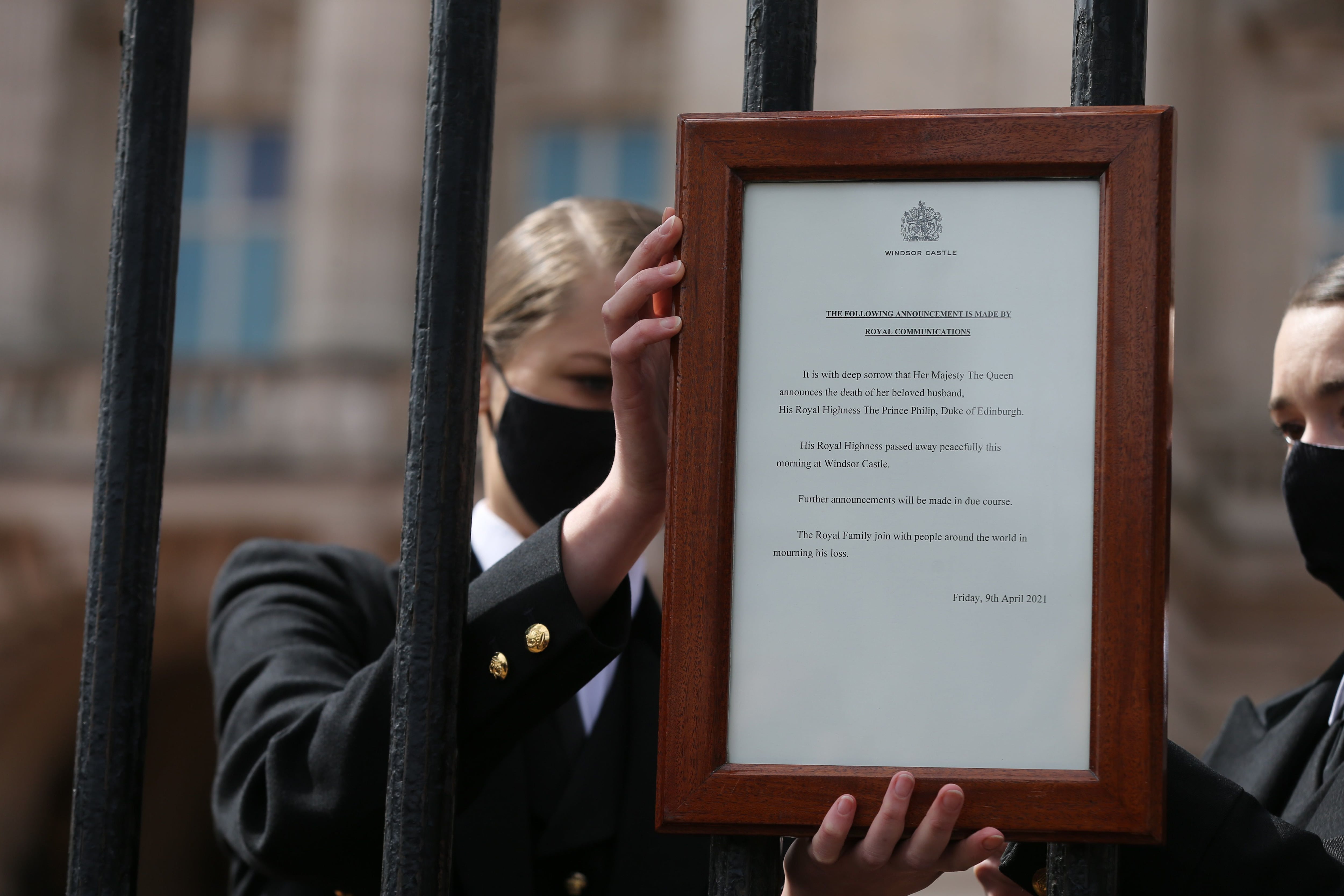 Anuncio de la muerte del príncipe Felipe, duque de Edimburgo, en el Palacio de Buckingham