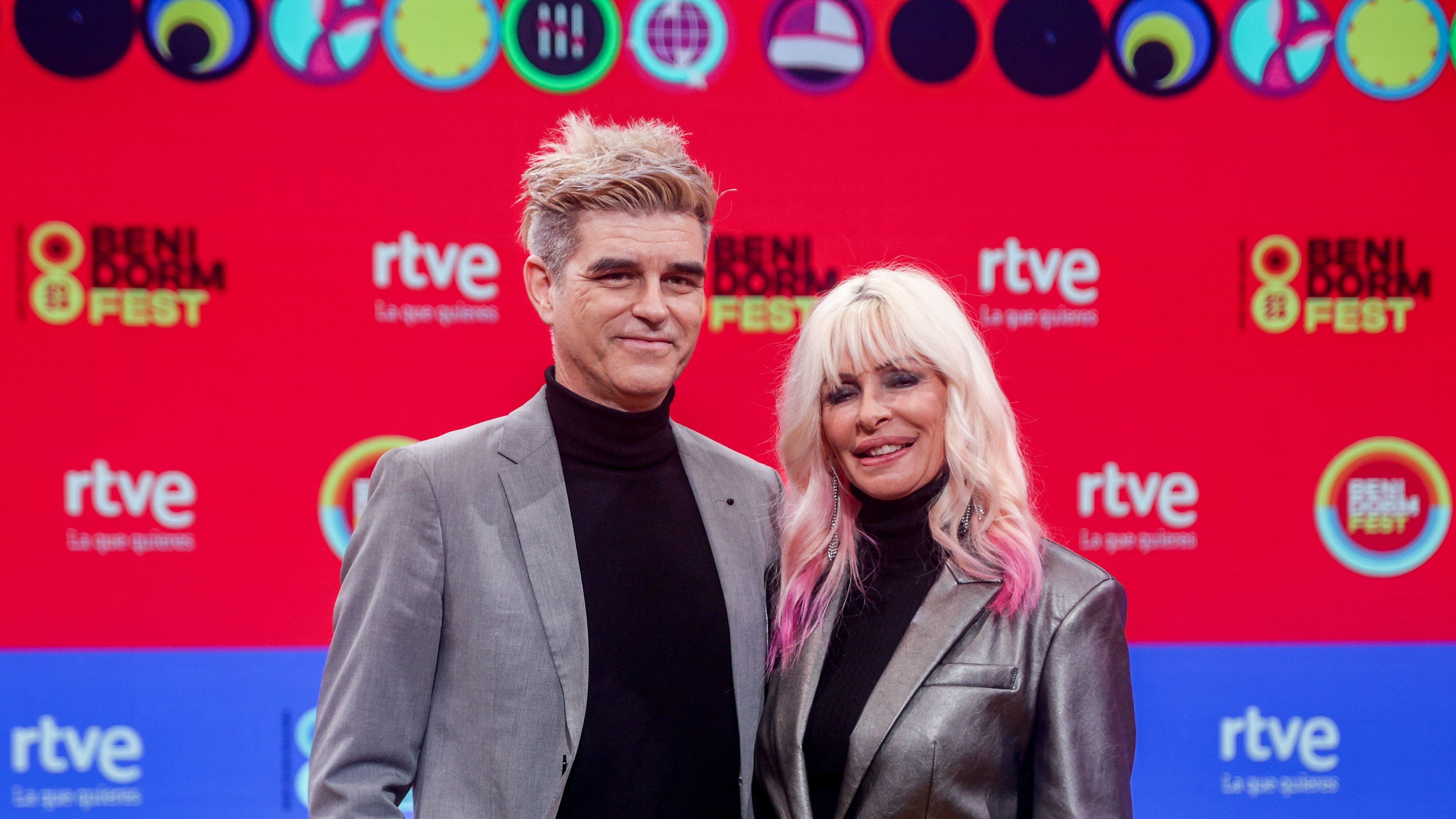 14/12/2023 El grupo Nebulossa durante una rueda de prensa para presentar las canciones participantes del Benidorm Fest 2024, en el Estudio 4 de Prado del Rey, a 14 de diciembre de 2023, en Pozuelo de Alarcón, Madrid (España). RTVE celebra hoy una rueda de prensa para presentar oficialmente las 16 canciones participantes en el Benidorm Fest 2024, concurso que selecciona al candidato en el próximo Festival de Eurovisión 2024. La canción española seleccionada se anunciará el 3 de febrero. Previamente habrá dos semifinales, celebradas los días 30 de enero y 1 de febrero.