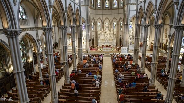 Miles de sacerdotes católicos han sido denunciados por acoso sexual en Estados Unidos (AFP)