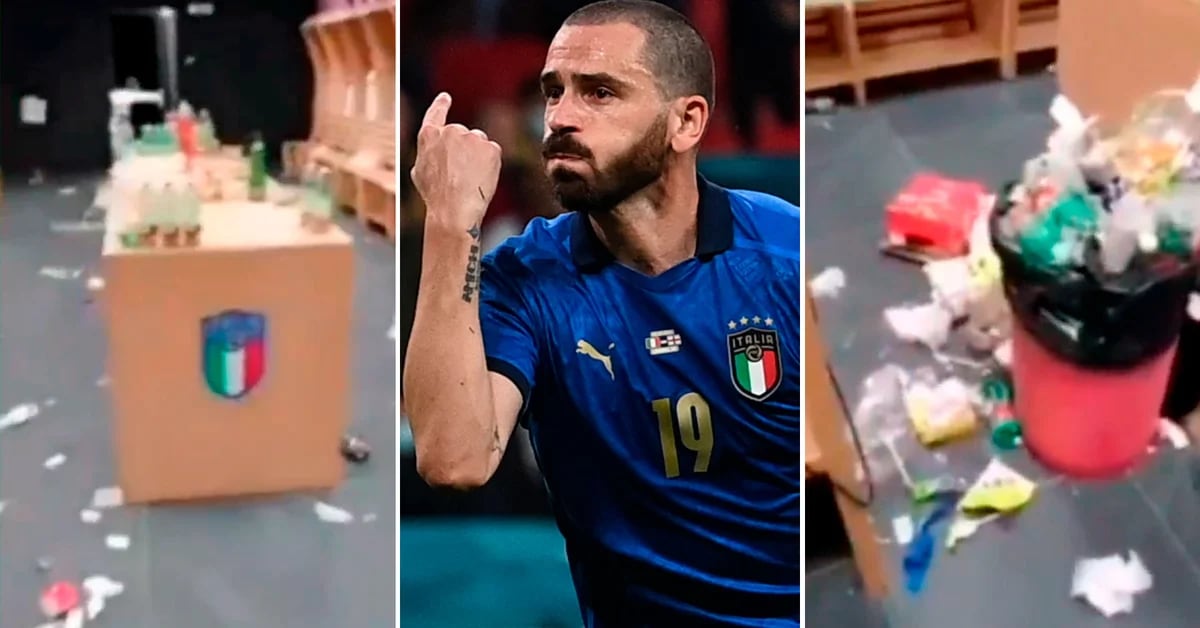 La squadra italiana si è scusata per le condizioni in cui ha lasciato lo spogliatoio dopo essere stata eliminata dal Mondiale