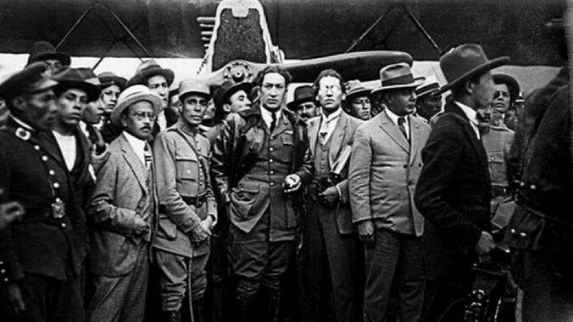 En 1925, Alejandro Velasco Astete despegó hacia la historia al volar sobre los Andes peruanos en una gesta que inspiraría a generaciones futuras. (Museo Aeronáutico del Perú)