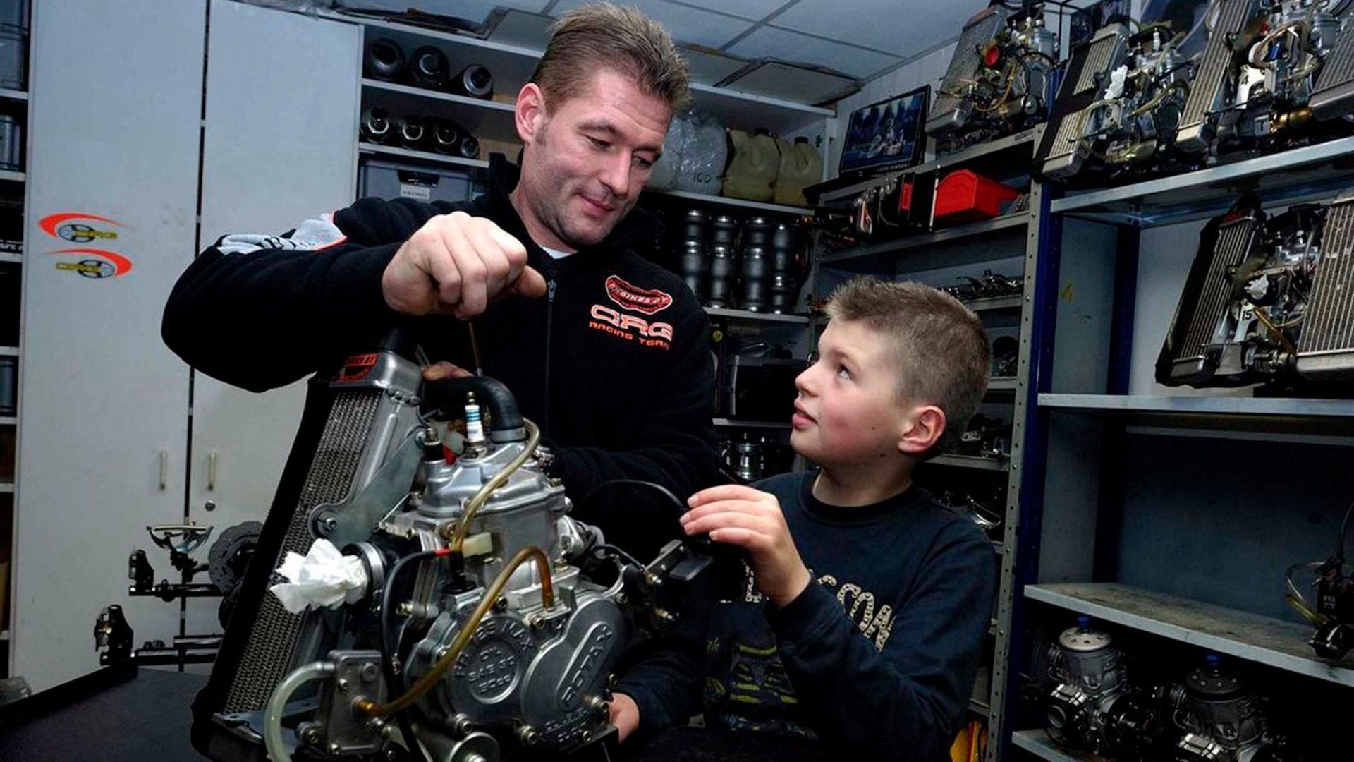 Jos Verstappen le preparó los motores y atendió los karting que corrió Max (@maxverstappen1)