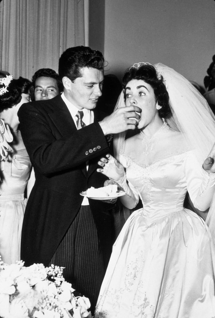 1950. El casamiento de Conrad Hilton y la actriz Elizabeth Taylor (Shutterstock) 