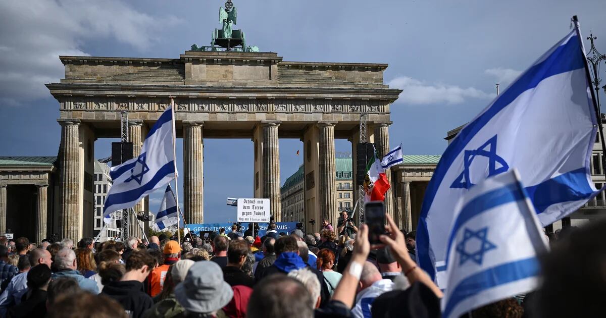 La Commissione Europea condanna la crescita dell’antisemitismo: “Gli ebrei europei vivono ancora una volta nella paura”