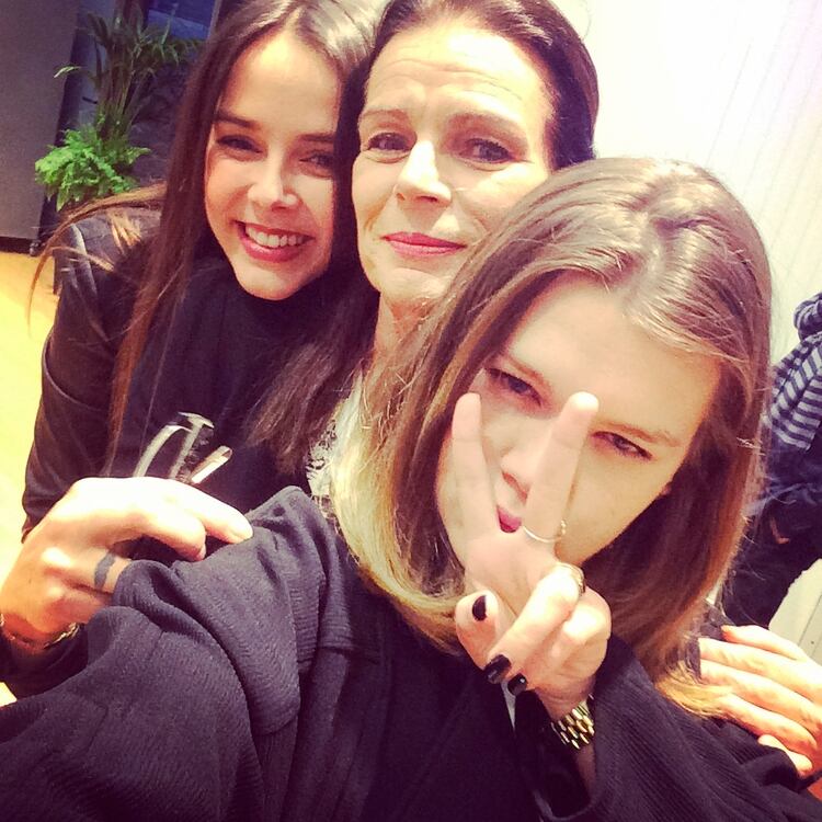 Pauline, Estefanía y Camille (Foto: Instagram @paulinedcrt)