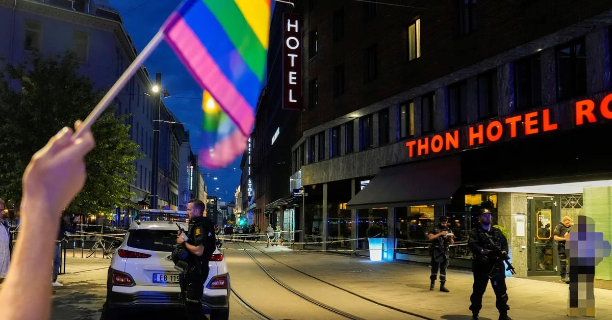 La Policia calico como un acto terrorista el tiroteo en Oslo y pidio la suspencion de la marcha del orgullo LGBTQ +