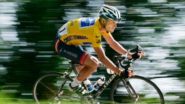 (Reuters) El estadounidese fue multicampeón del Tour de Francia por antes del caso de dopaje