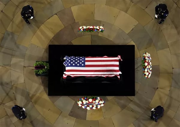 El féretro de McCain será exhibido en el Capitolio de EEUU