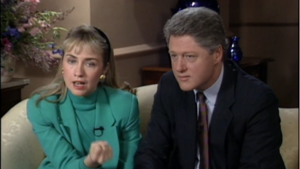 Bill Clinton, junto a su esposa Hillary