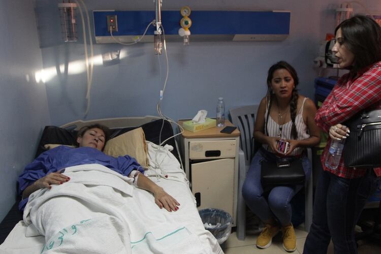 Una mujer mexicana, herida durante un ataque con cuchillo en el famoso sitio arqueológico de Jerash en el norte de Jordania, es retratada en el Hospital del Gobierno de Jerash el 6 de noviembre de 2019. - Ocho personas, incluidos cuatro turistas, resultaron heridas en un ataque con cuchillo el miércoles en el famoso sitio arqueológico de Jerash en el norte de Jordania, dijo un portavoz de seguridad a la AFP. (Foto: by Ahmad ABDO / AFP)