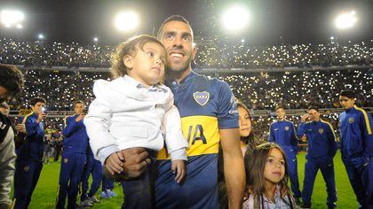 Tevez durante la presentación que le hicieron en la Bombonera cuando decidió volver a Boca en 2015