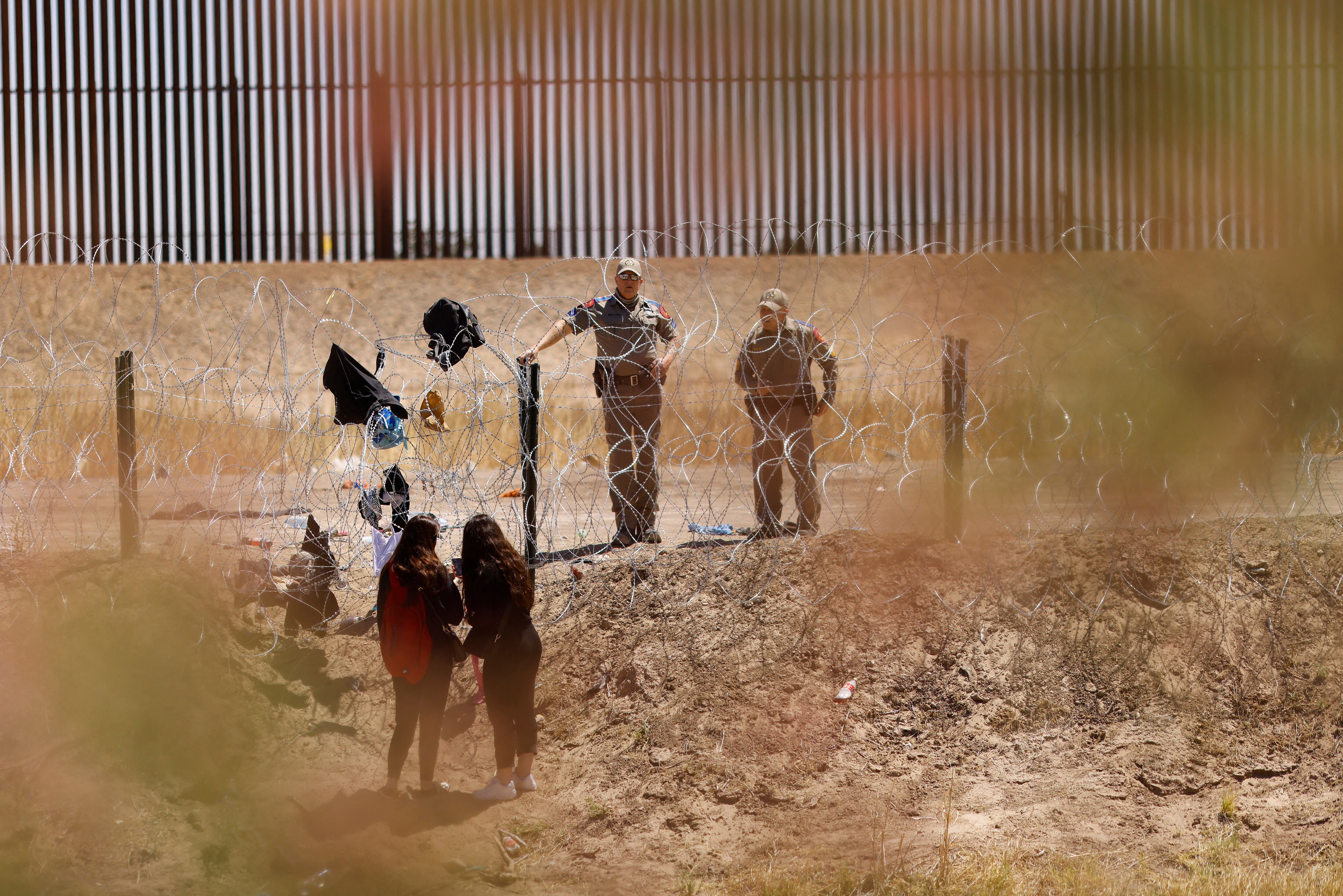 Migrantes en la frontera México-EEUU (REUTERS/Jose Luis Gonzalez)