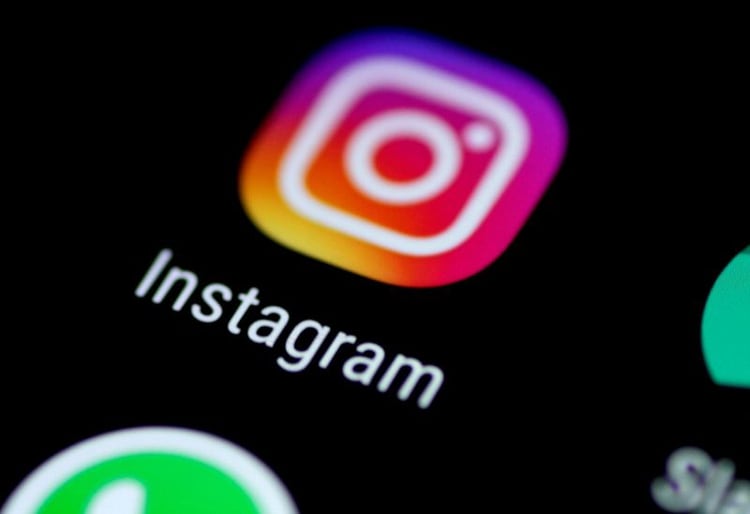 Instagram planea incorporar la función de mensajes directos para la versión de escritorio (REUTERS/Thomas White)