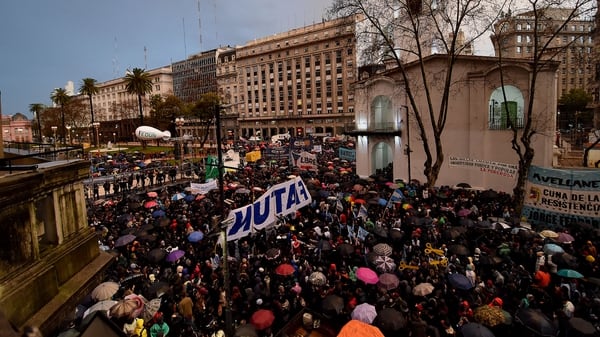 Los manifestantes se concentraron en la Plaza de Mayo