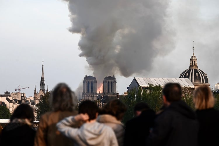 Tristeza y desazón en Francia (Photo by Philippe LOPEZ / AFP)