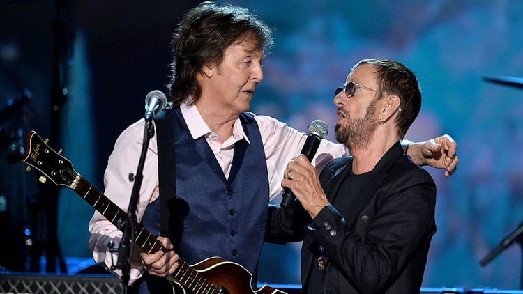 Los ex Beatles protagonizaron un emotivo reencuentro (Foto: AFP)