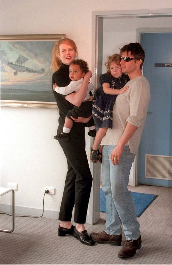 Nicole Kidman y su ex Tom Cruise con sus hijos  Connor e Isabella (1996)