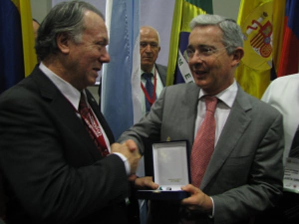 Aquiles Gorini, en 2013, distinguido en Medellín por su trayectoria y mérito en la labor de seguridad