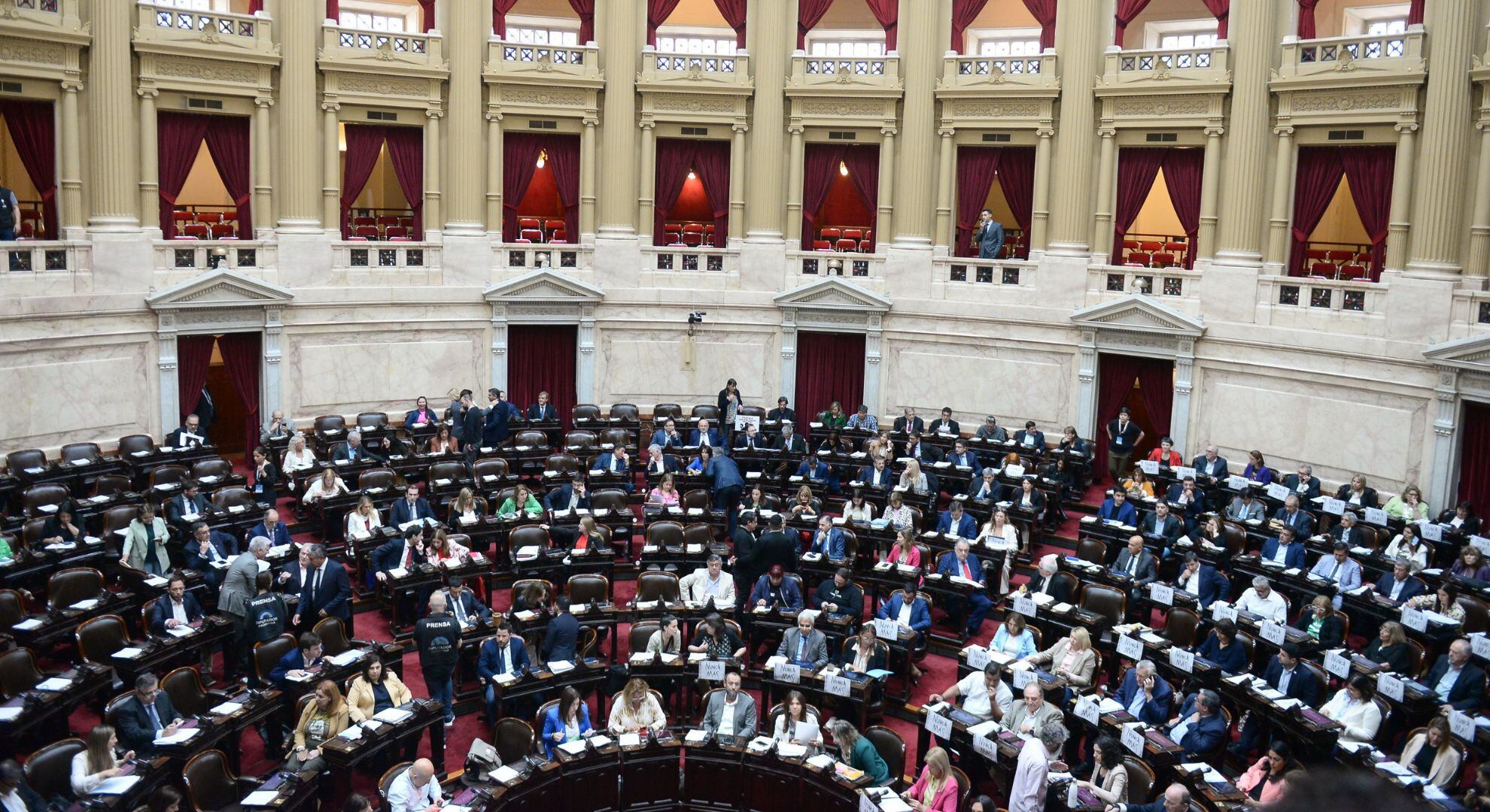 Las tres iniciativas educativas habían quedado restantes del bloque de cinco universidades que ya fueron aprobadas en ambas cámaras (Twitter @DiputadosAR)