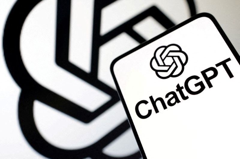 El logo de ChatGPT en un teléfono inteligente. REUTERS/Dado Ruvic