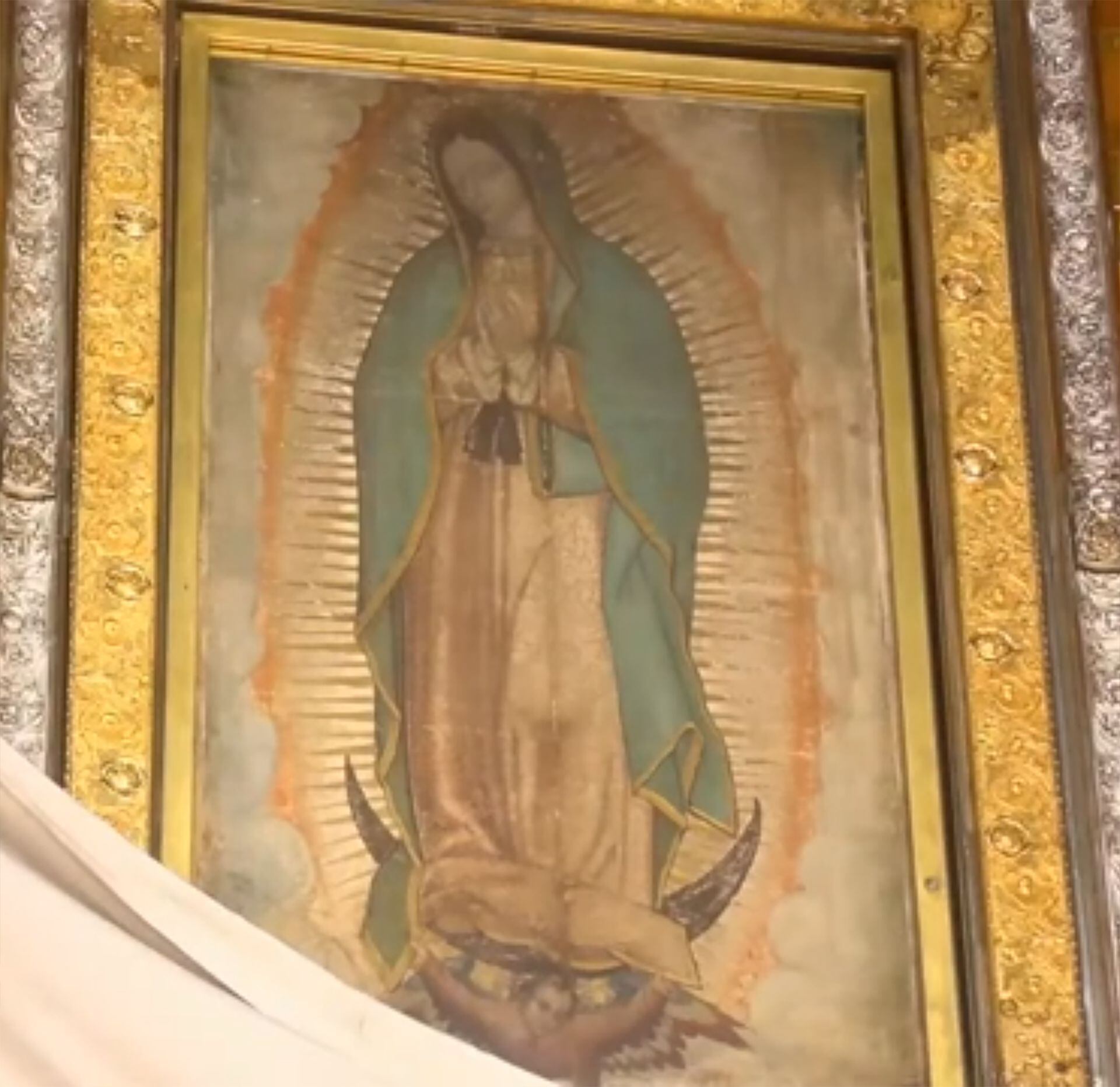 Cuadro de la Virgen de Guadalupe en la Basílica