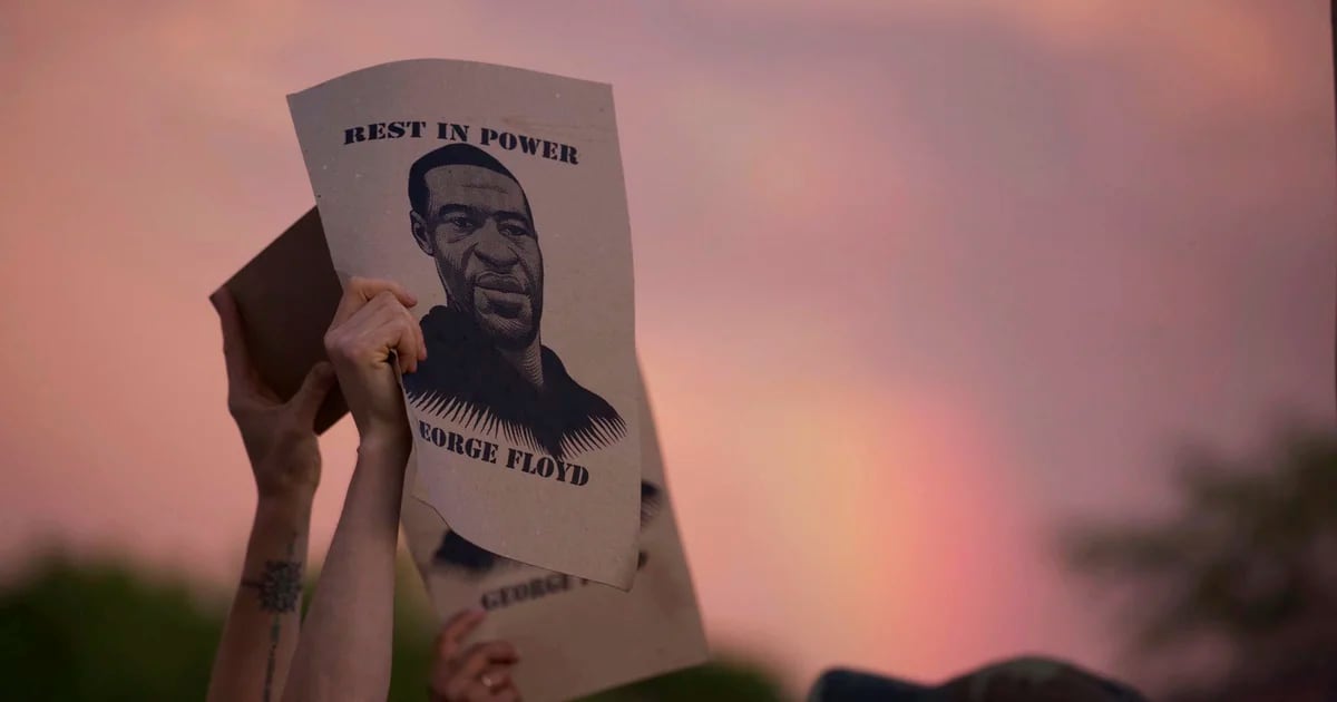 Las fotos de las protestas y los saqueos en Minneapolis por la muerte de George Floyd: “Sin justicia, no hay paz”