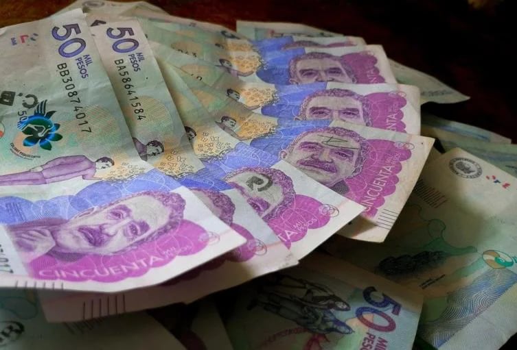 Gobierno Petro modificaría la regla fiscal de Colombia para endeudarse más: expertos lo ven inconveniente y lo califican como un “disparate”