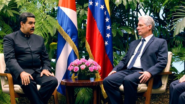 Nicolás Maduro junto a Miguel Díaz-Canel, en La Habana (EFE/Ernesto Mastrascusa/POOL)