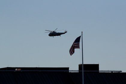 El helicóptero que traslada a Trump y su esposa. REUTERS/Mike Segar