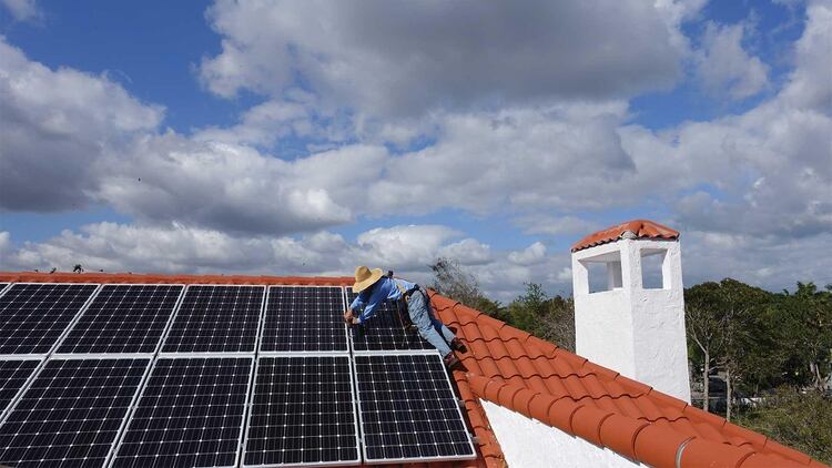 La energía solar fotovoltaica aparece como la alternativa predilecta en este nuevo contexto. Foto: Archivo DEF.