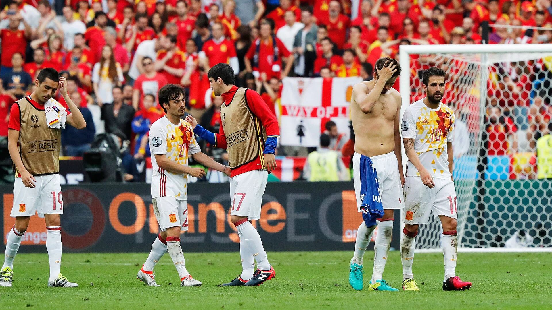 España cayó en octavos luego de dos títulos consecutivos (EFE)
