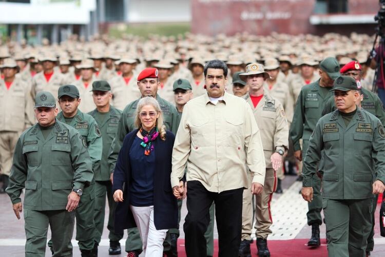 El dictador venezolano Nicolás Maduro una ceremonia con altos mandos de las Fuerzas Armadas en Caracas (Reuters)