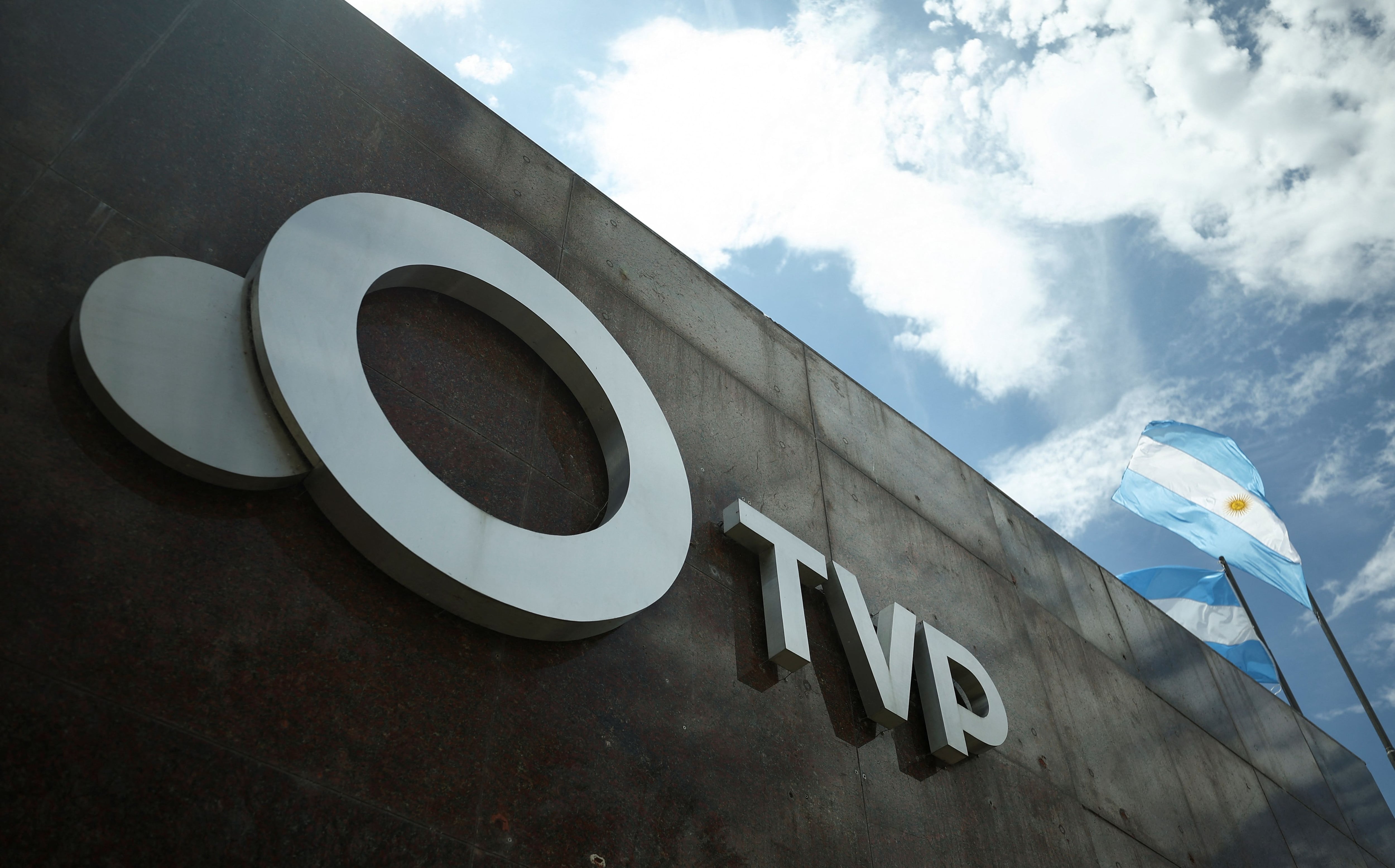 El Gobierno incluyó a la TV Pública entre las empresas a privatizar (REUTERS/Agustin Marcarian)