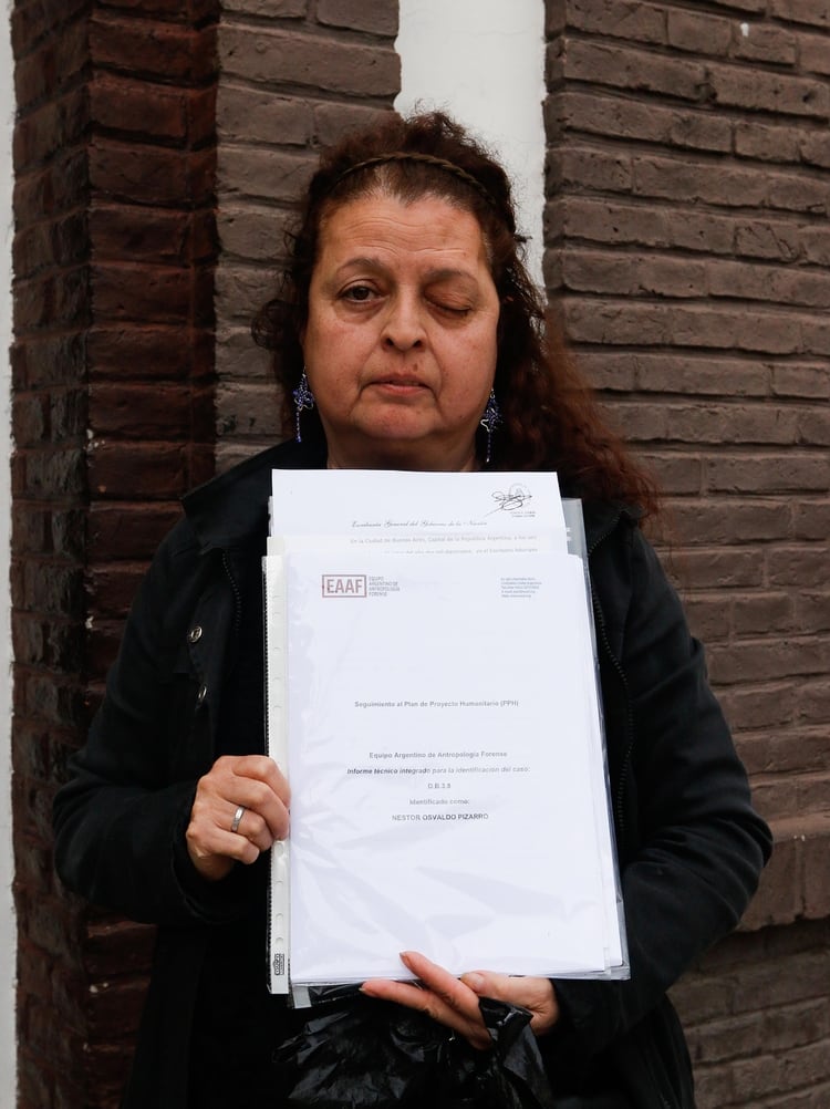 Elda Pizarro, con el documento completo acerca de la identificaciÃ³n de la tumba de NÃ©stor Osvaldo