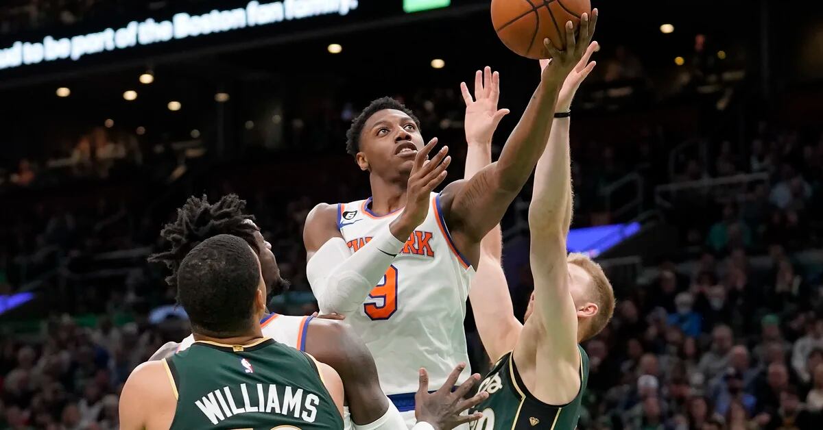 The Knicks beat the Celtics in double overtime
