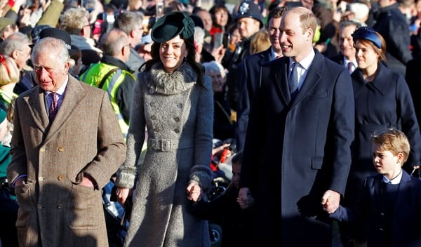 Miembros de la familia real británica durante la misa de Navidad en Londres (REUTERS/Phil Noble)