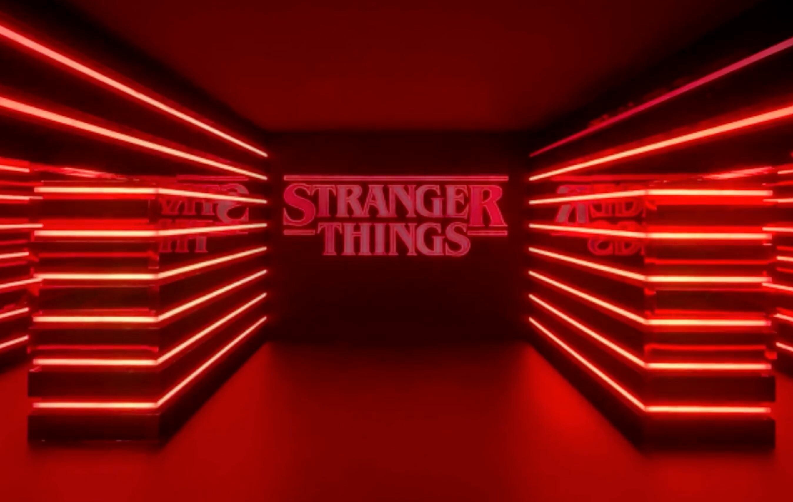 Imagen de un cartel de la serie Stranger Things en una de sus tiendas temporales