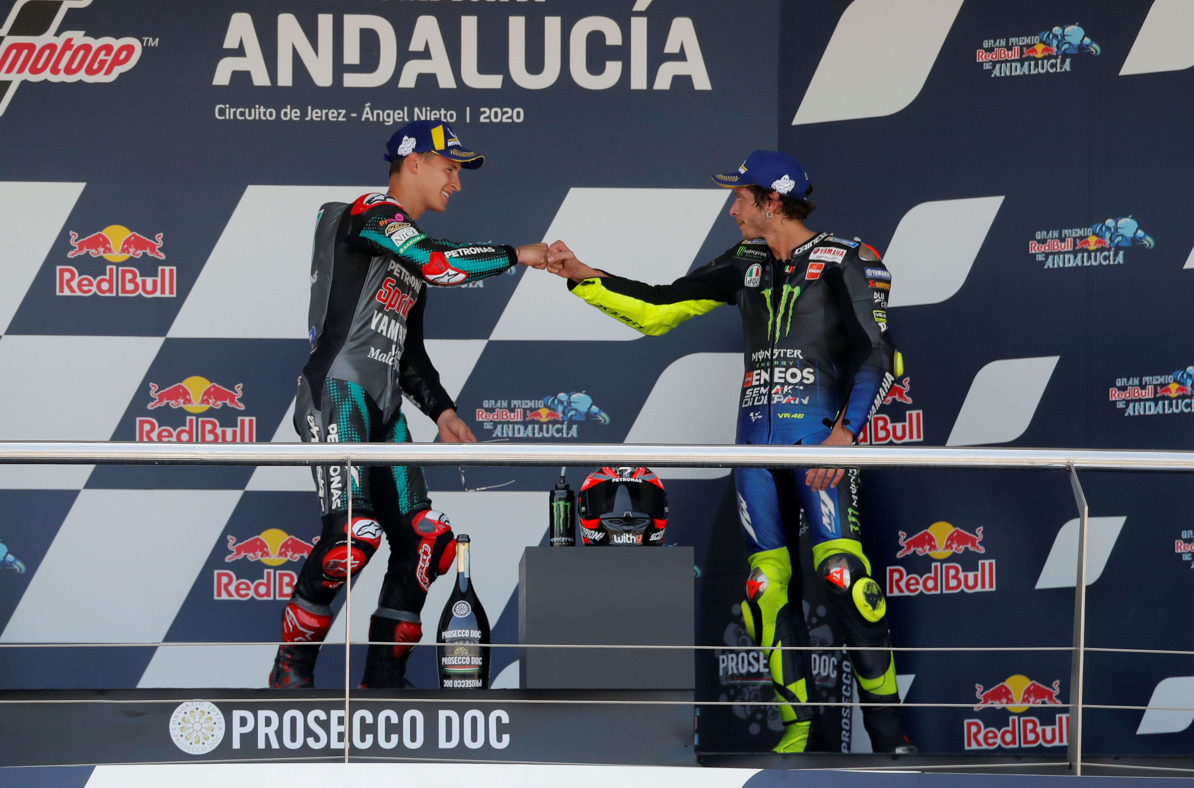 Fabio Quartararo reemplazó este año a Valentino Rossi en el equipo oficial Yamaha. La imagen es del año pasado, cuando el Diablo ya fue ganador en la categoría reina (REUTERS/Jon Nazca)