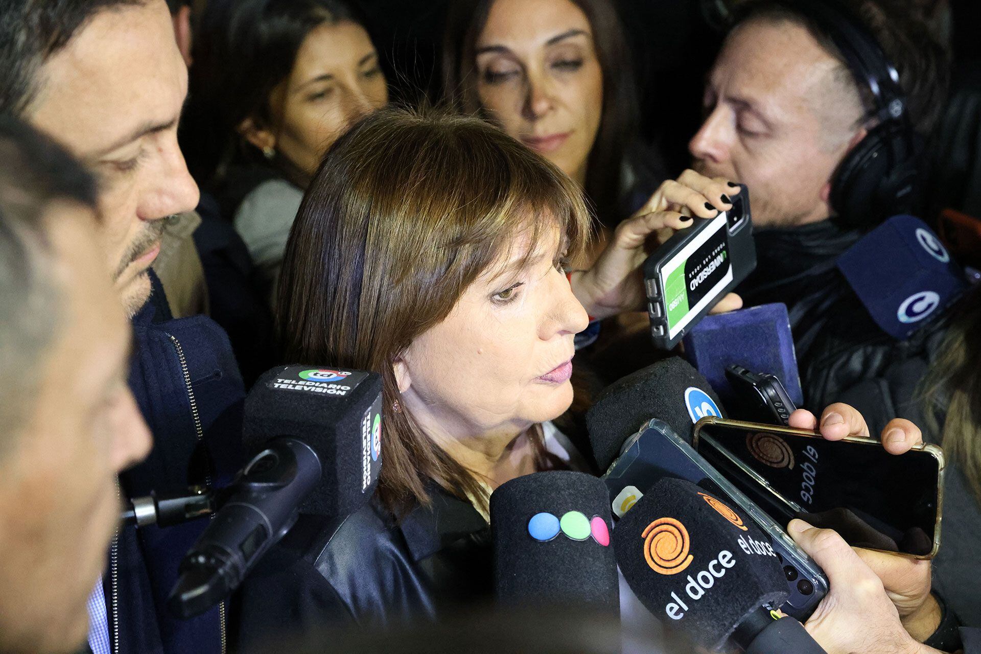 Patricia Bullrich en declaraciones a la prensa en el búnker de Rodrigo De Loredo en Córdoba (Foto: Mario Sar)
