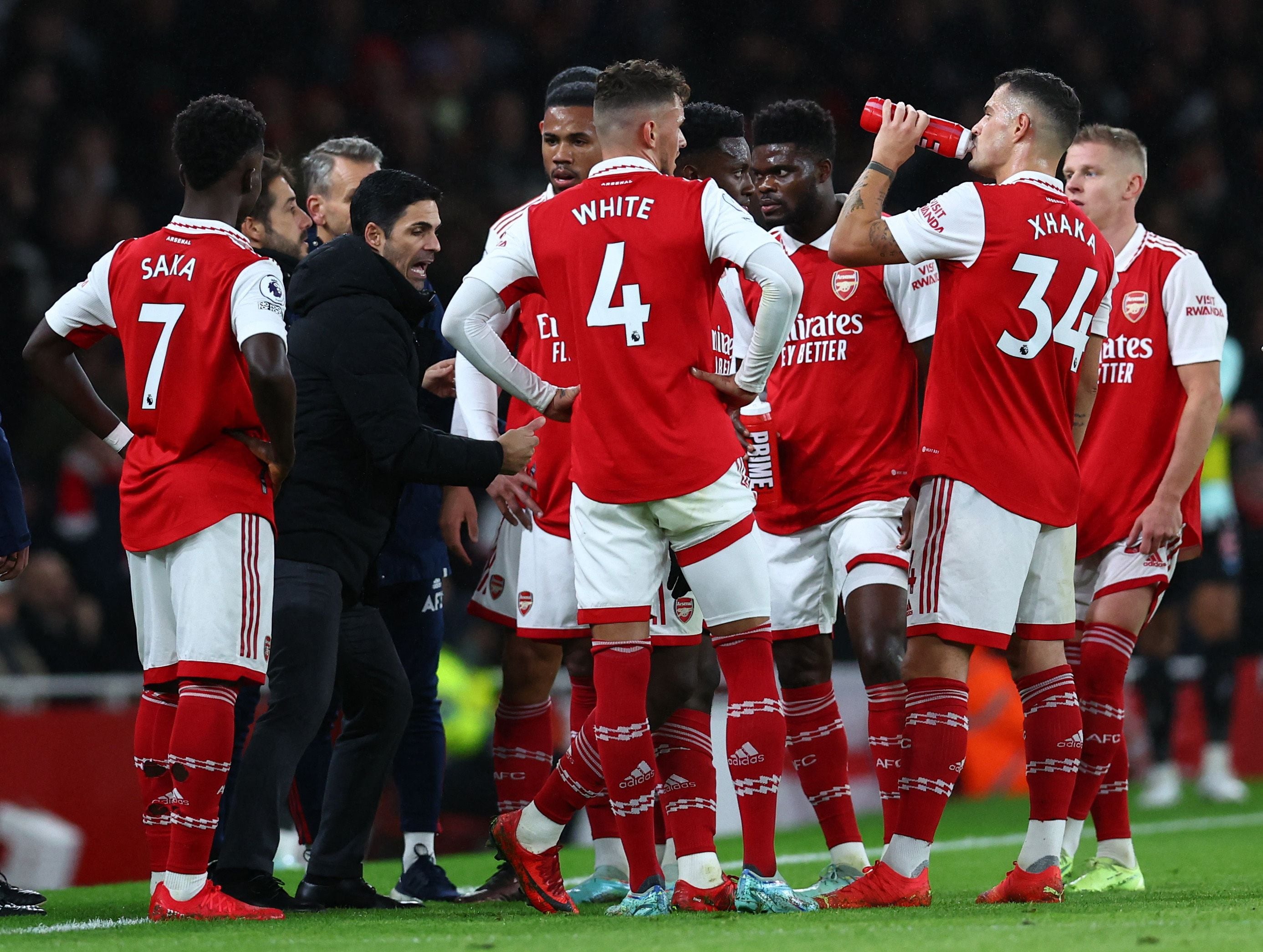 Mikel Arteta ha construido un plantel con jugadores técnicamente dotados y tácticamente inteligentes (REUTERS)