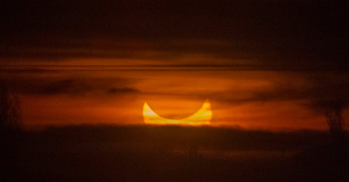 Solar Eclipse 2022: le migliori meraviglie visive che hanno vinto il cielo