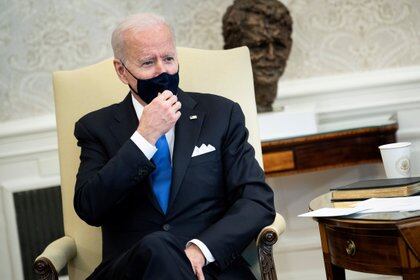 Para Biden es un "gran error" dejar de usas mascarillas en algunos estado de EEUU 