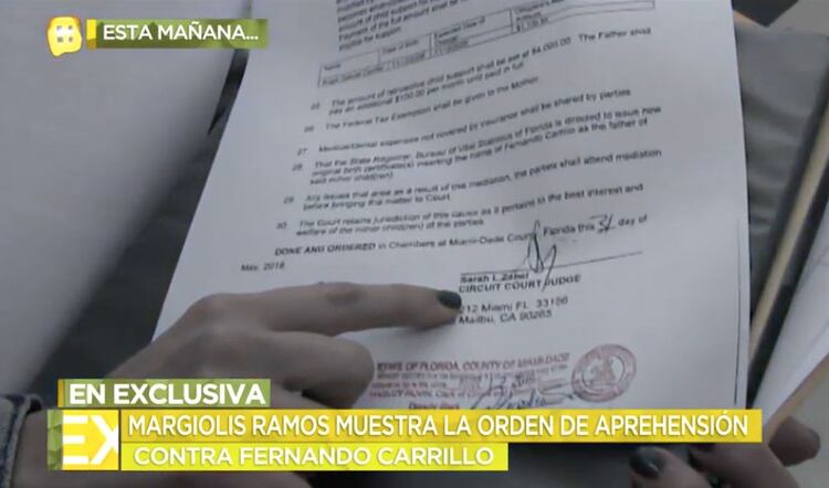Margiolis mostró ante las cámaras la orden de aprehensión firmada por una juez (Foto: TV Azteca/Ventaneando)