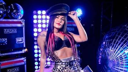 La cantante se mostró arrepentida del affaire (instagram: @flayslaneoficial)