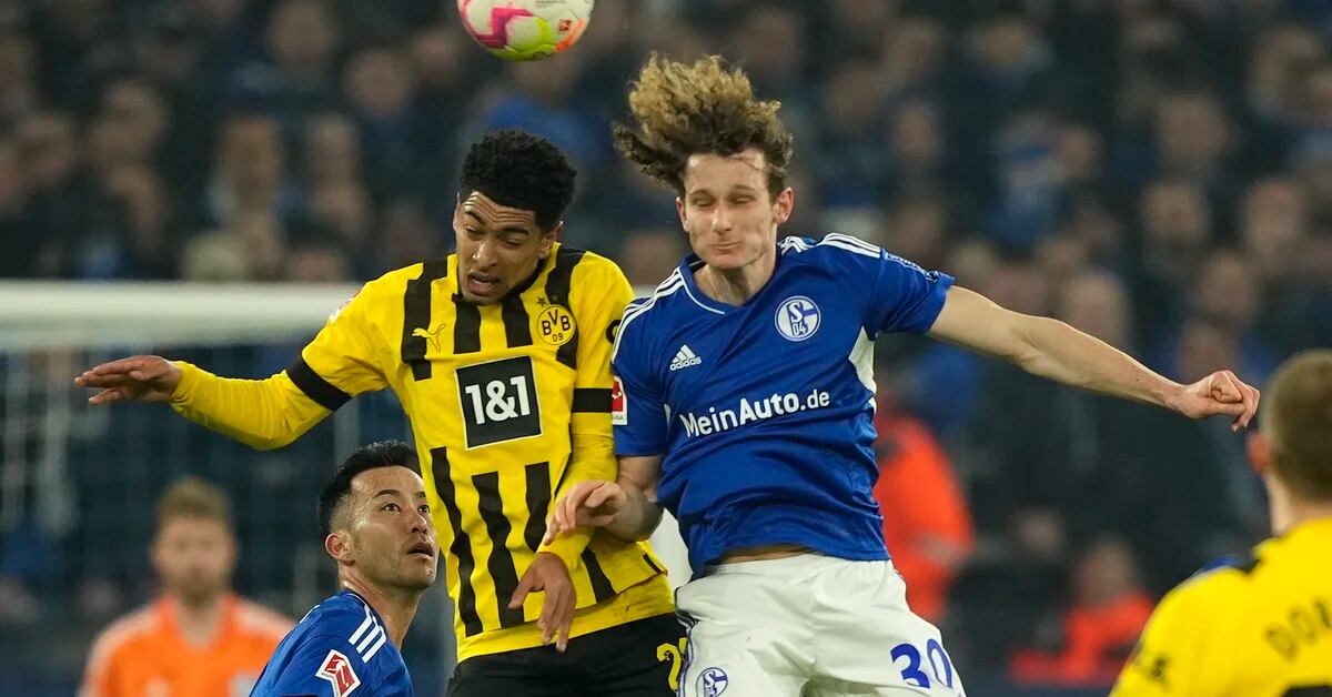 Schalke draw with Dortmund who fall in the standings