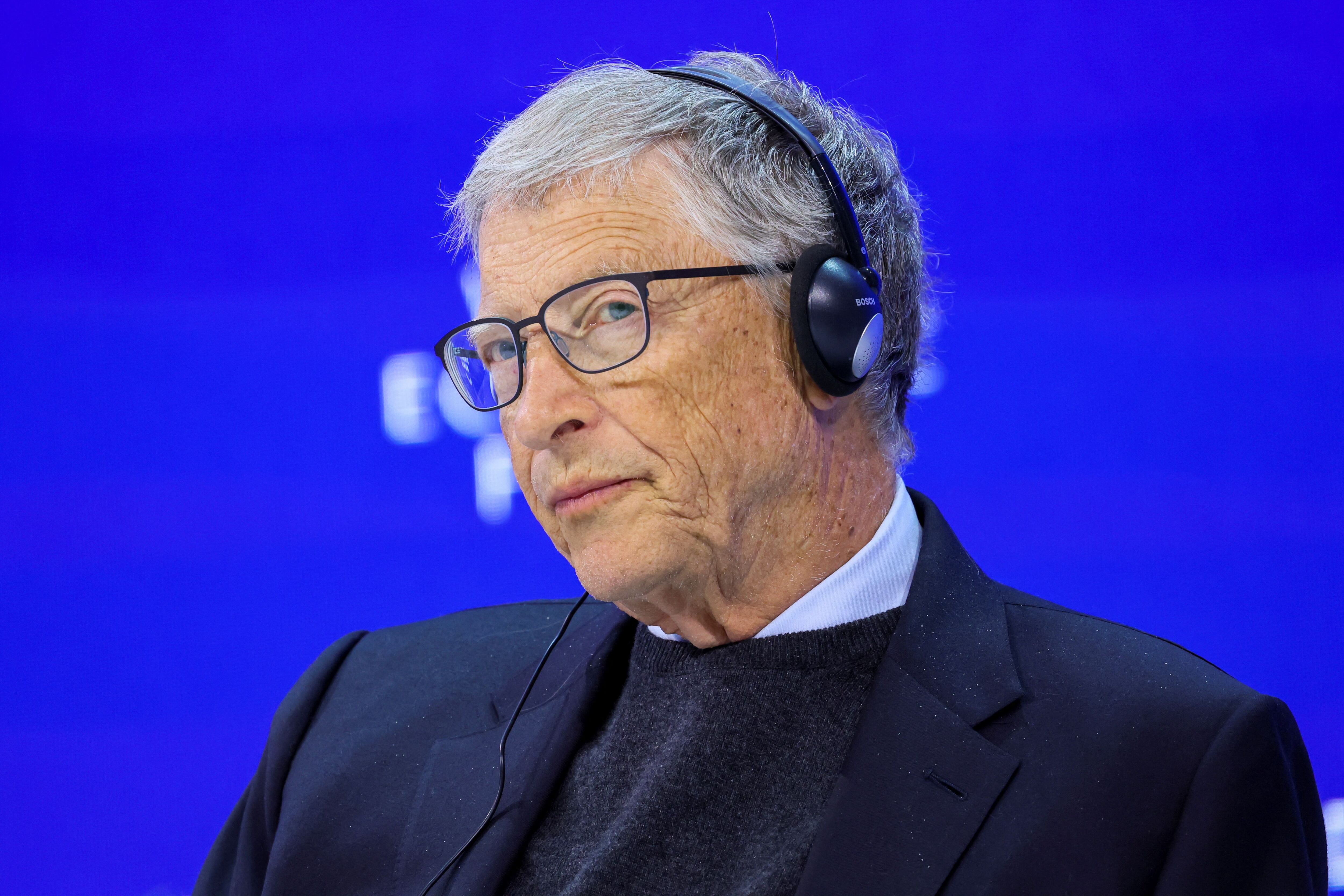 Bill Gates es un multimillonario que se destaca por su fuerte influencia en la industria de la tecnología, debido a sus acertadas predicciones. (REUTERS/Denis Balibouse)