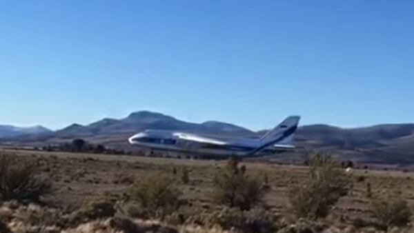 El aviÃ³n ucraniano aterriza en Bariloche para buscar la preciada carga que serÃ¡ lanzada en EEUU