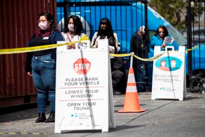 Estados Unidos alcanzó este miércoles 30.457.315 casos confirmados del coronavirus SARS-CoV-2 y 552.006 fallecidos por la enfermedad de la covid-19, de acuerdo con el recuento independiente de la Universidad Johns Hopkins. EFE/EPA/ETIENNE LAURENT/Archivo
