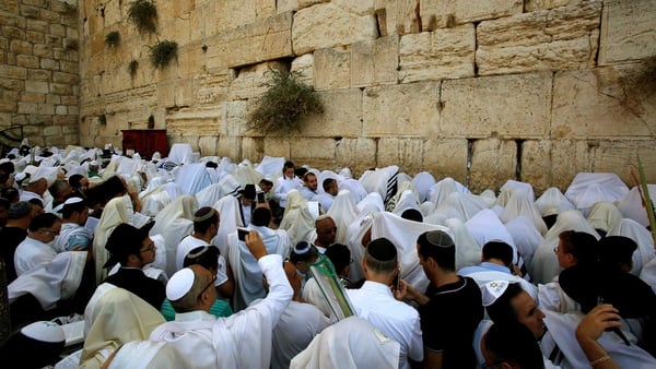 El muro de los lamentos, sitio sagrado del judaísmo en Jerusalén (AFP)
