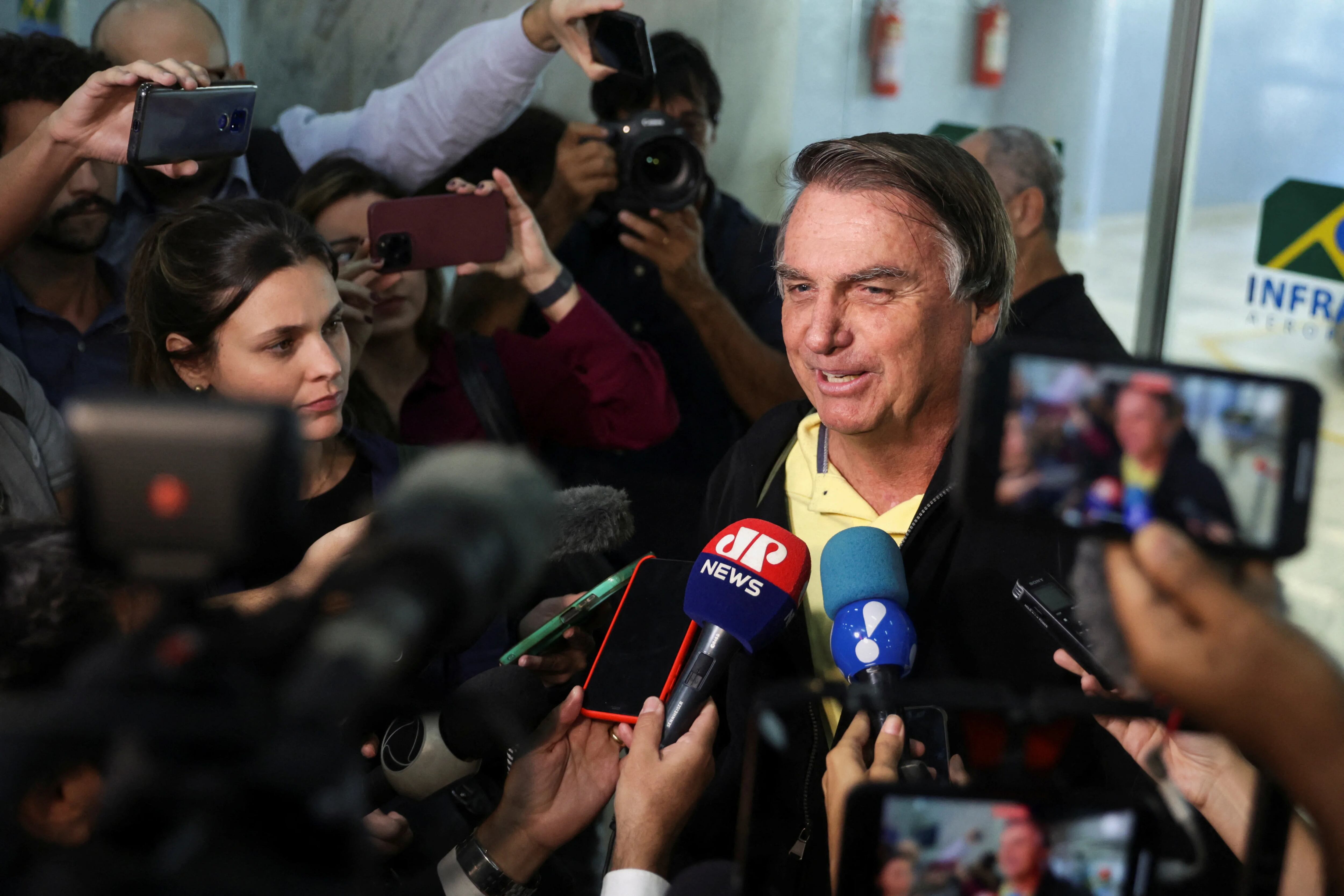 Bolsonaro aseguró que no está "muerto" políticamente y evalúa alternativas para apelar la sentencia (REUTERS)